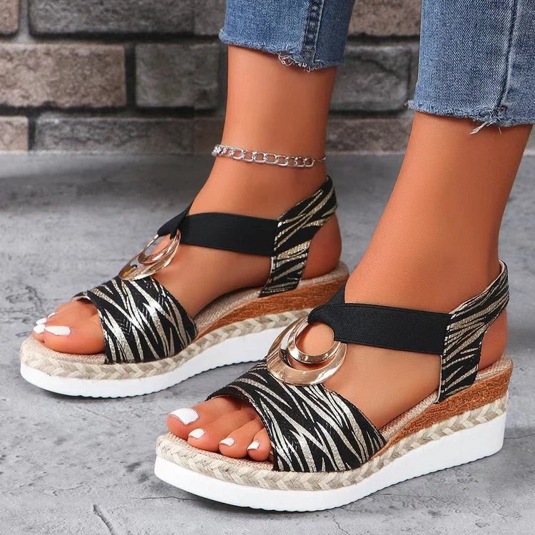 Sofia™ – Sandali Espadrillas con Zeppa e Dettaglio Metallico