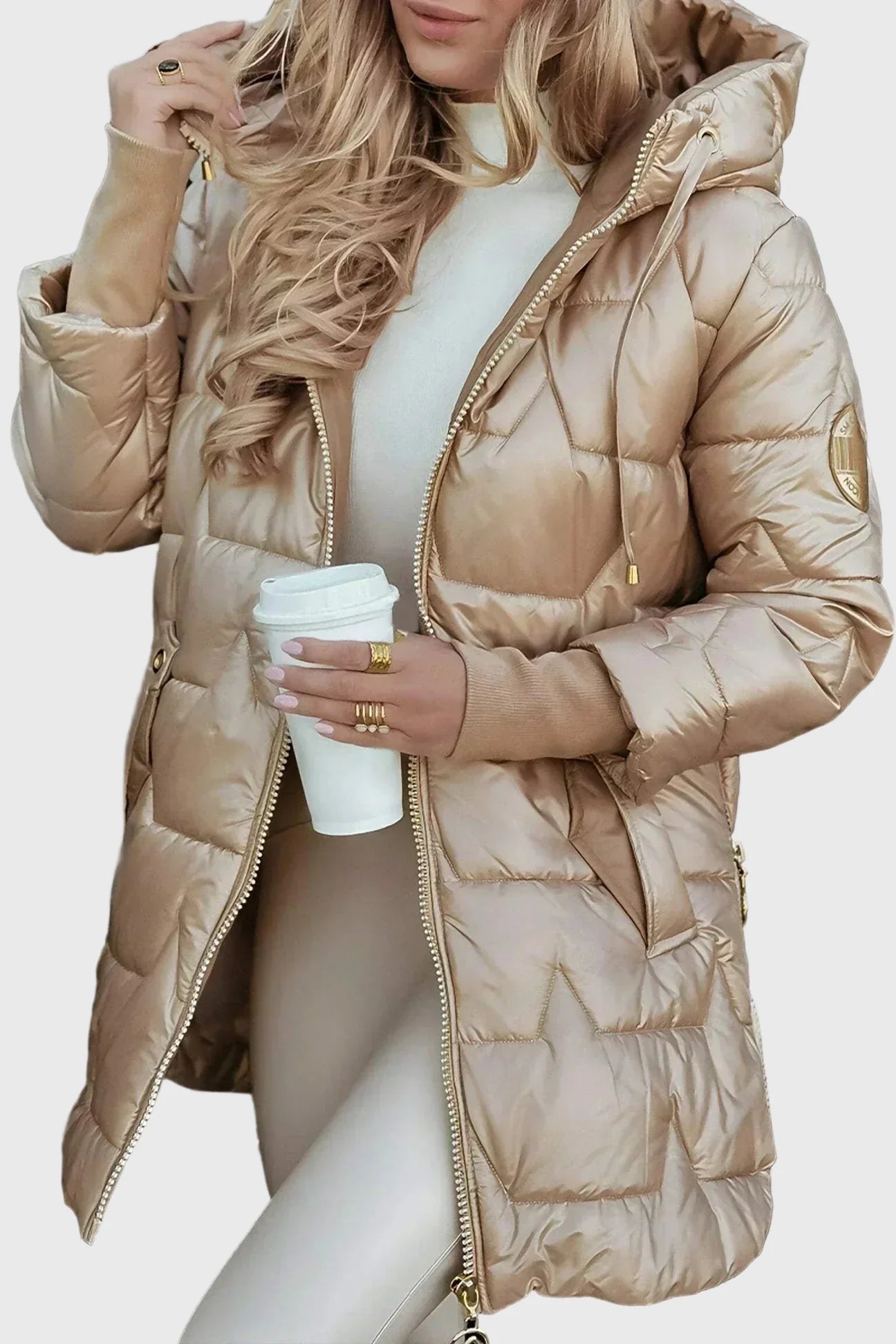 Lina | Giacca trapuntata lunga e calda con cappuccio ampio