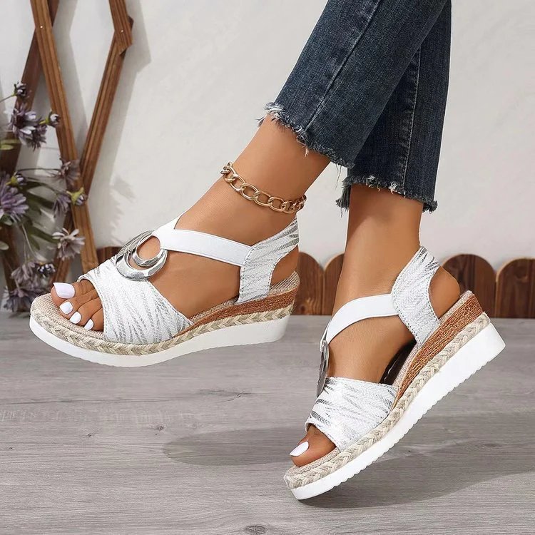 Sofia™ – Sandali Espadrillas con Zeppa e Dettaglio Metallico